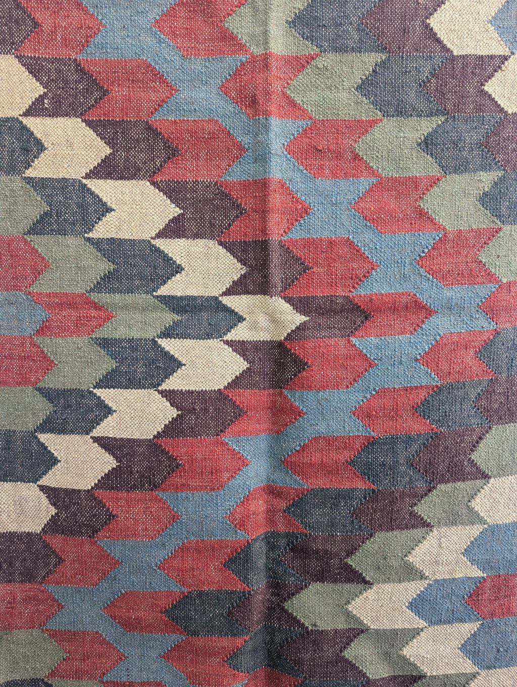 Handwoven Traditional Area Rug or Carpet or Accent Chevron Pattern