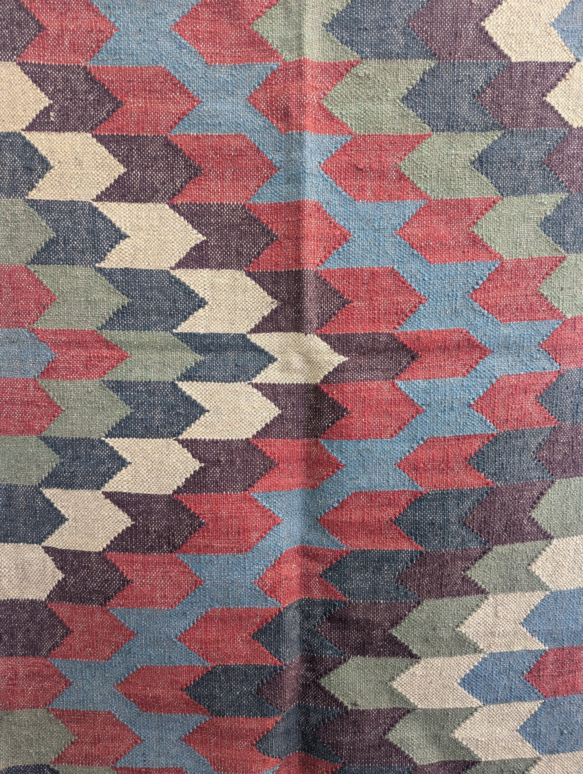 Handwoven Traditional Area Rug or Carpet or Accent Chevron Pattern