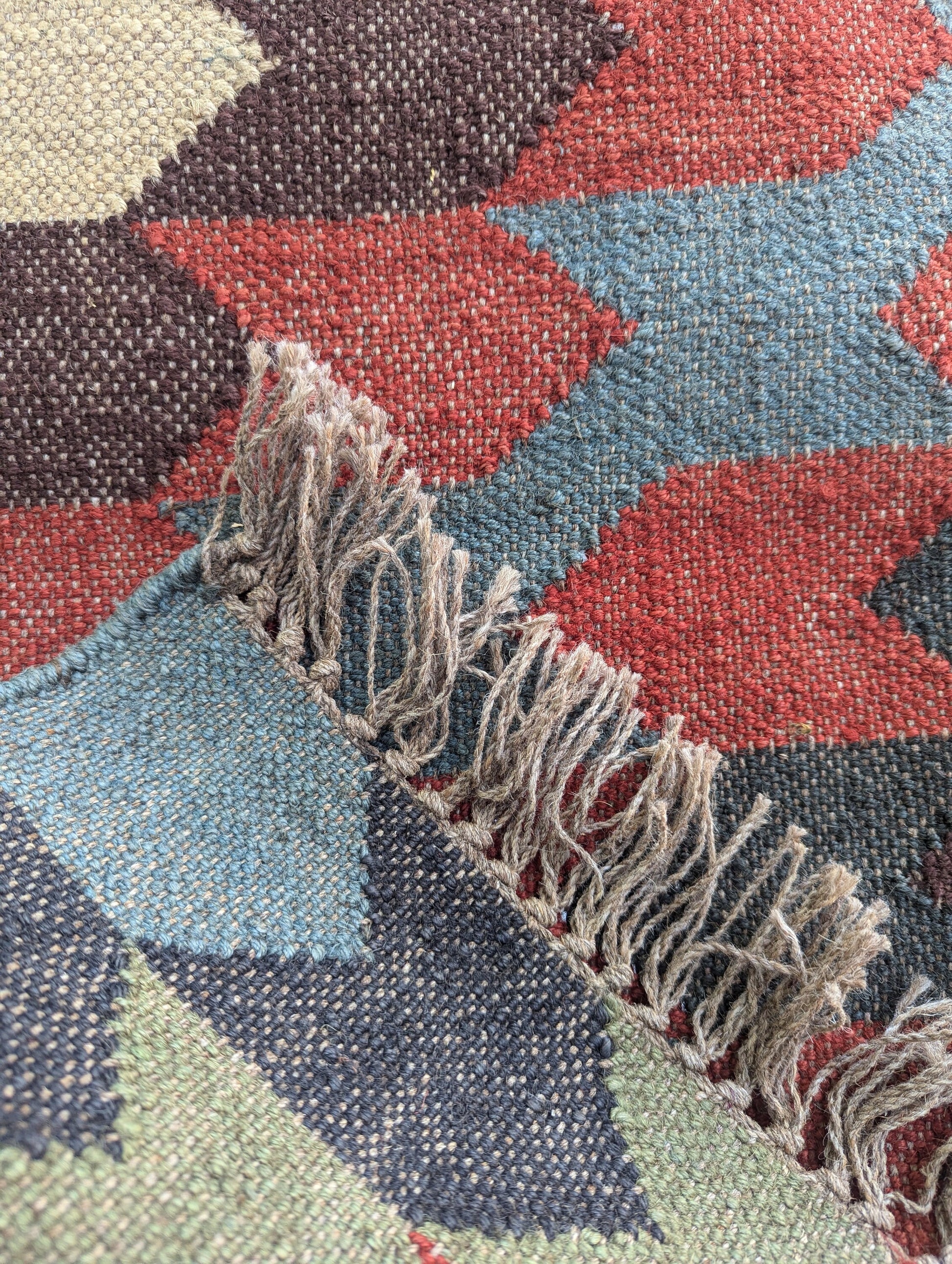 Handwoven Traditional Area Rug or Carpet or Accent Chevron Pattern