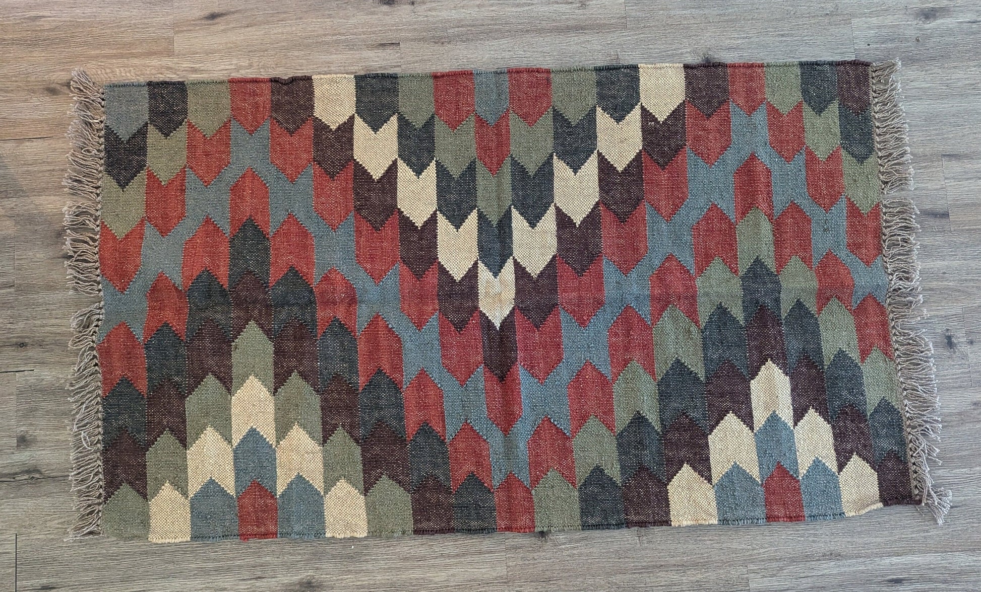 Handwoven Traditional Area Rug or Carpet or Accent Chevron Pattern