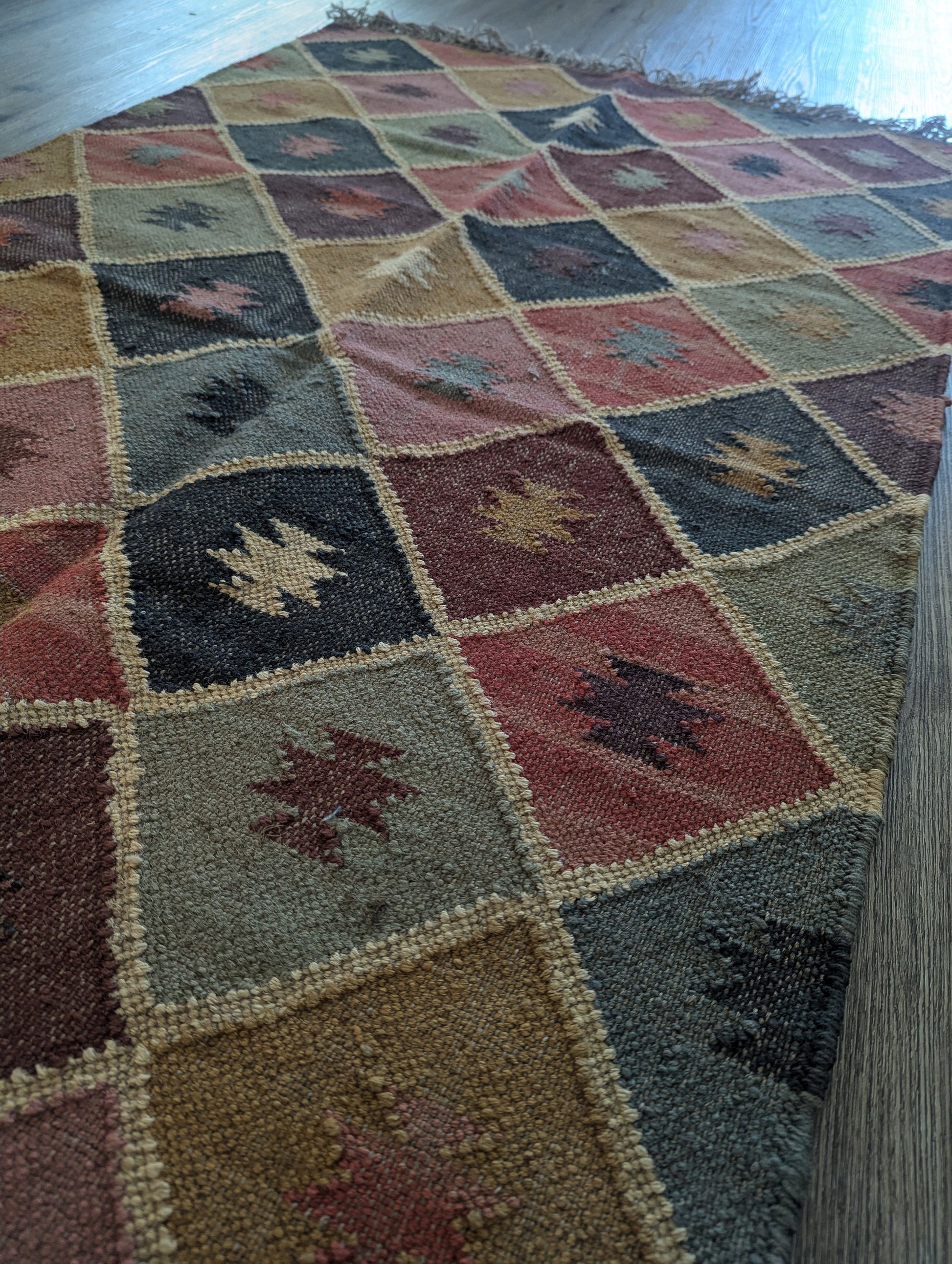 Rustic Handwoven Geometric Mosiac Pattern Accent or Area Rug or Carpet