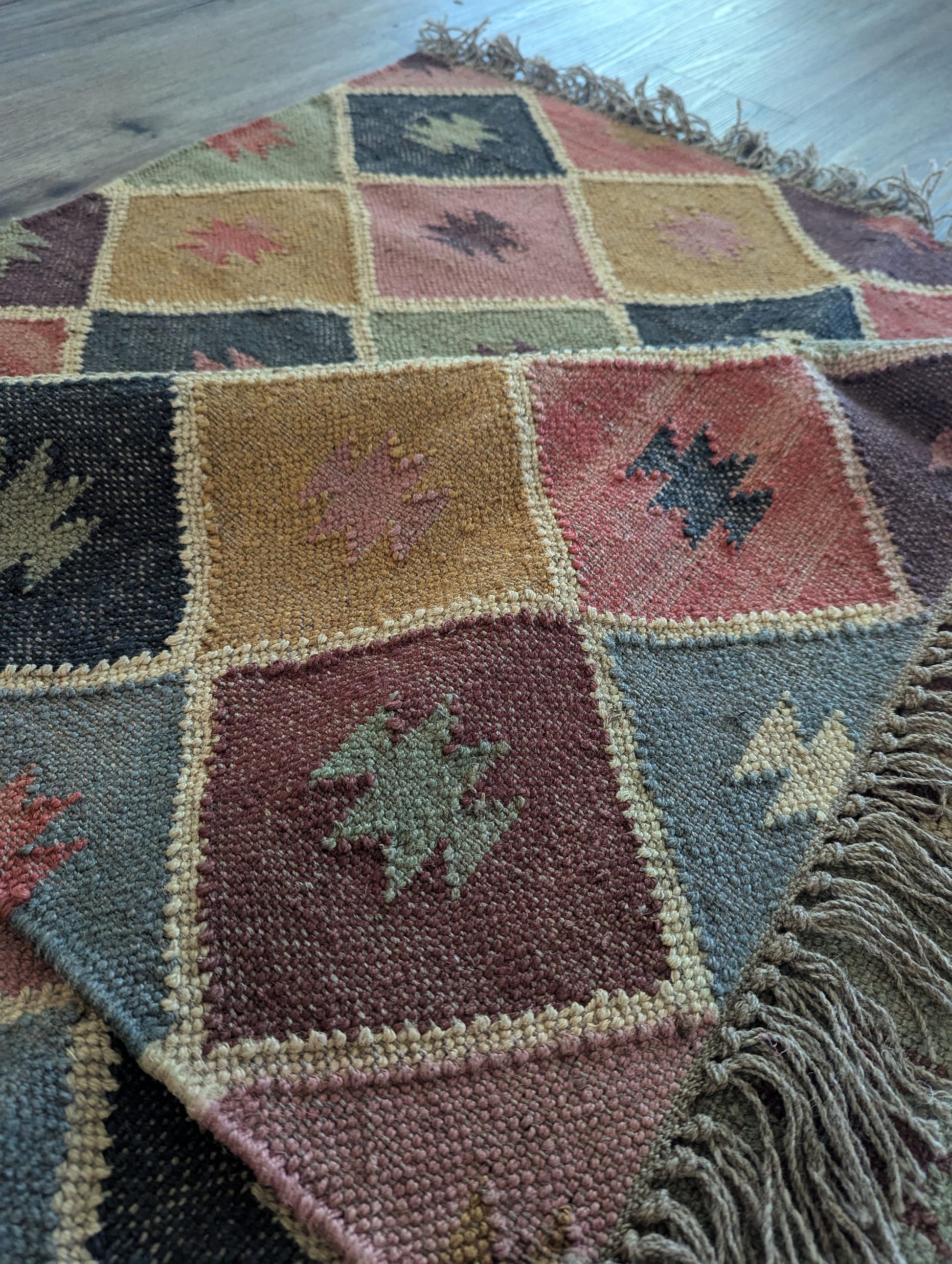 Rustic Handwoven Geometric Mosiac Pattern Accent or Area Rug or Carpet