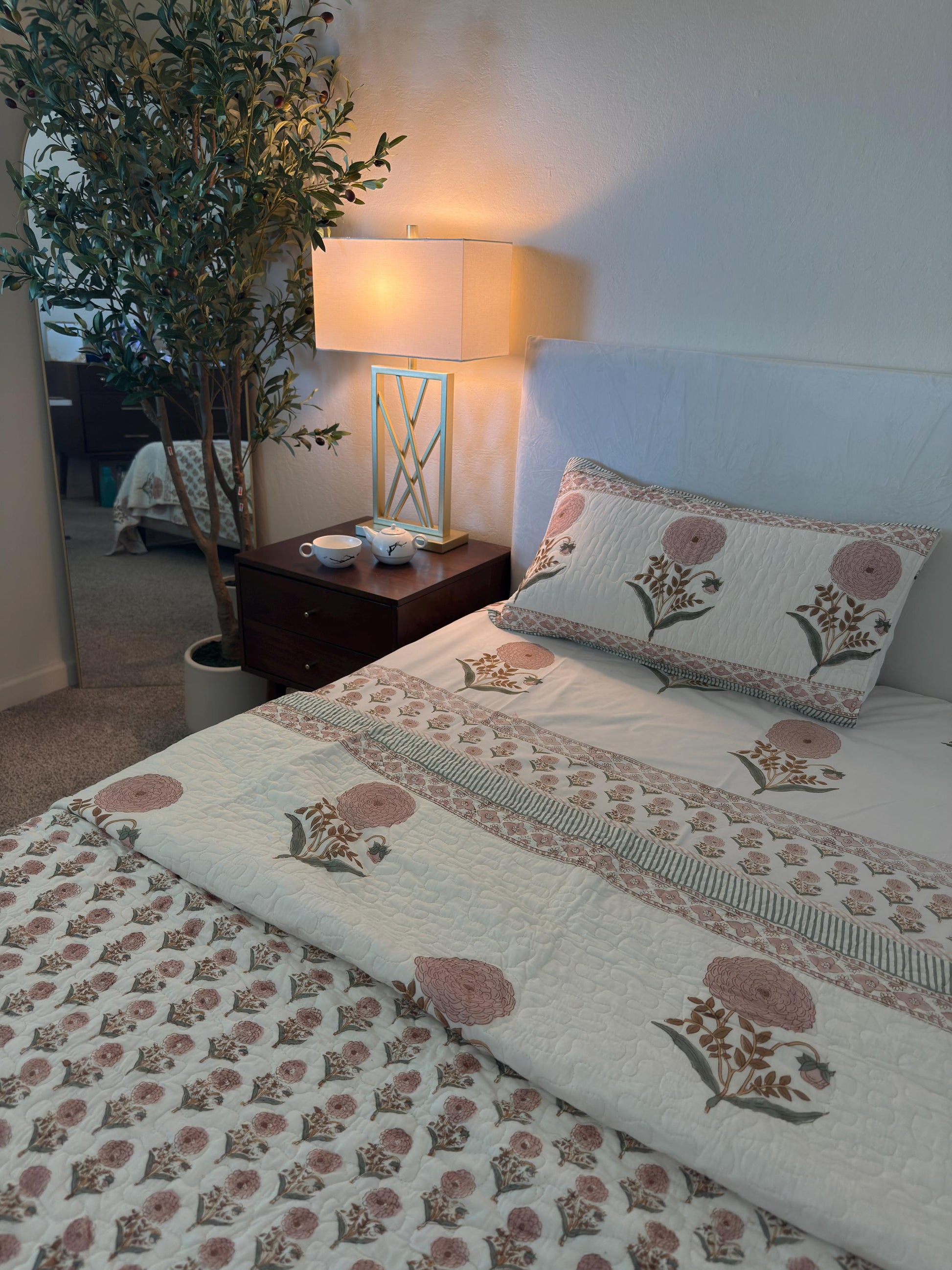 Premium Quilted Peach Dahlia Hand Block Print Queen Size BedSpread with Quilted Pillow Covers (white base with pinkish peach print)